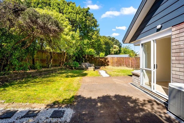 Photo of property in 11 Randwick Place, Randwick Park, Auckland, 2105