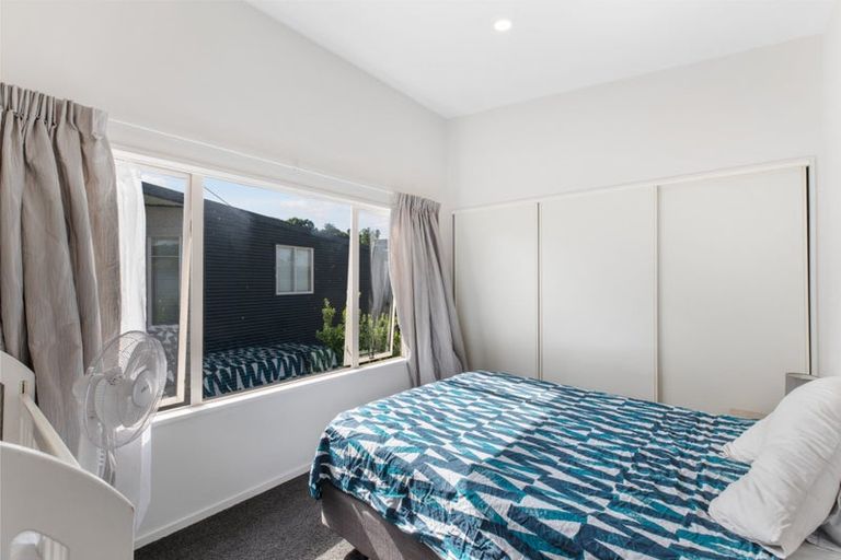 Photo of property in 1/206 Manuka Road, Bayview, Auckland, 0629