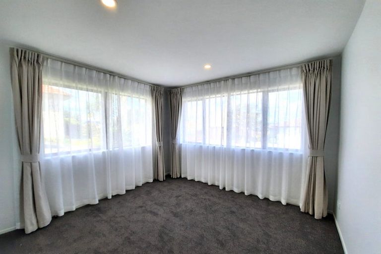 Photo of property in 129b Alec Craig Way, Gulf Harbour, Whangaparaoa, 0930