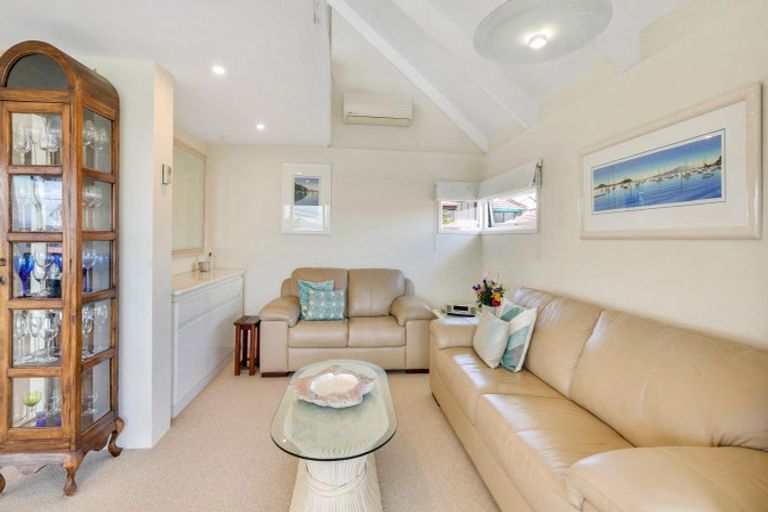 Photo of property in 10 Takutai Avenue, Bucklands Beach, Auckland, 2012