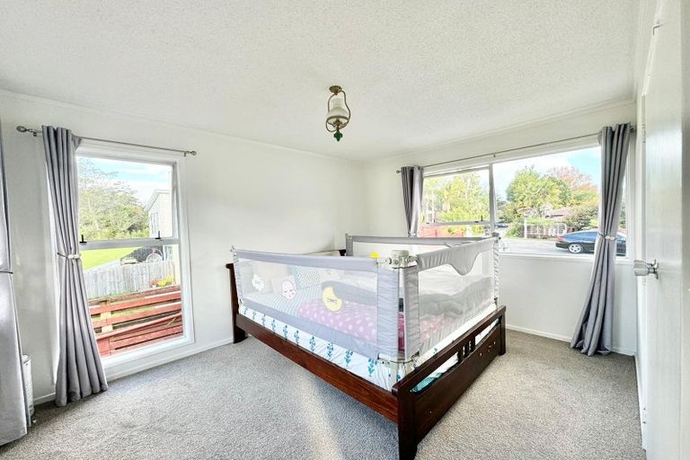 Photo of property in 65 Riverpark Crescent, Henderson, Auckland, 0610