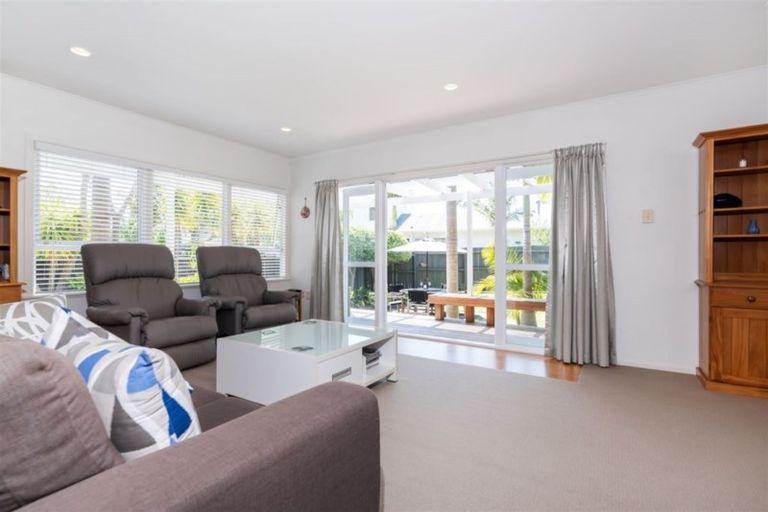 Photo of property in 107 Shakespeare Road, Milford, Auckland, 0620