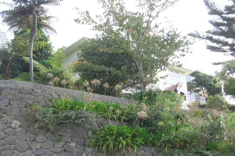 Photo of property in 32 Chester Road, Tawa, Wellington, 5028