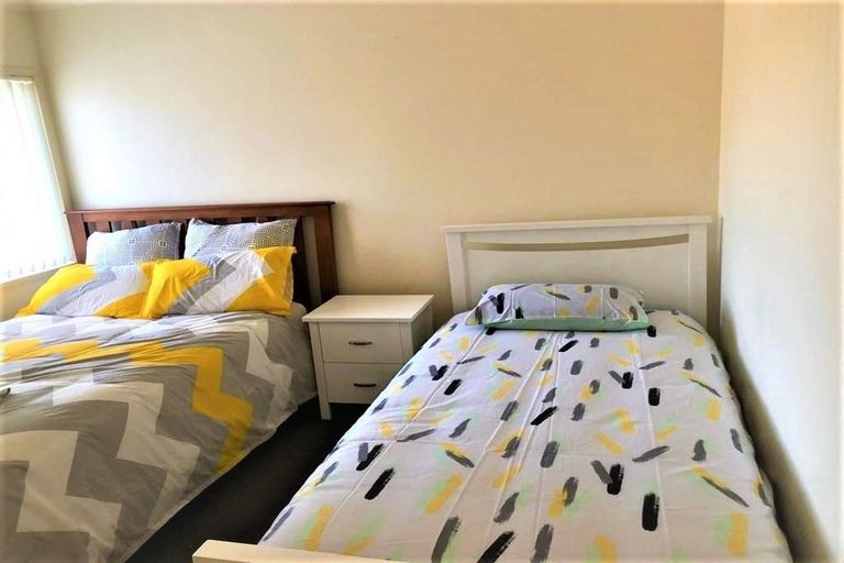 Photo of property in 48 San Marino Drive West, Henderson, Auckland, 0612