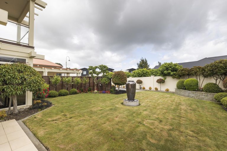 Photo of property in 7 Fairway Grove, Hokowhitu, Palmerston North, 4410