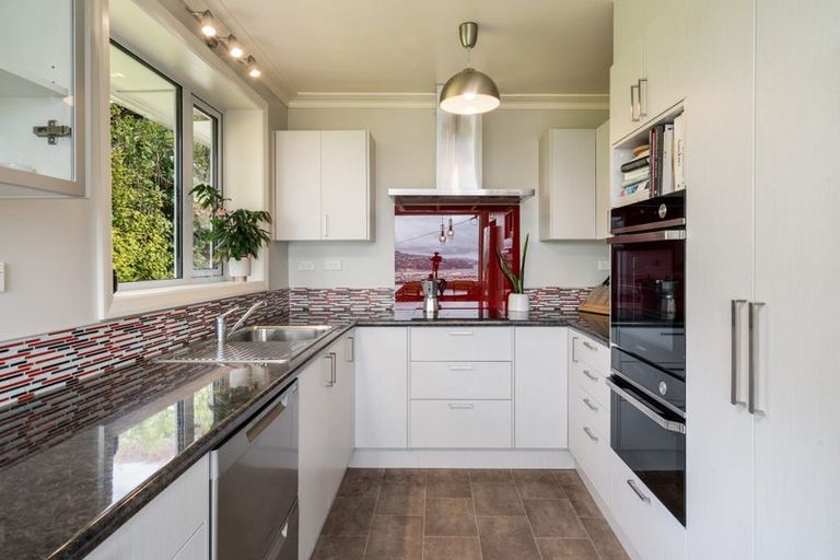 Photo of property in 52 Middleton Road, Kew, Dunedin, 9012