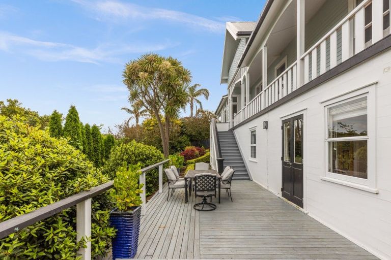 Photo of property in 10 Cobden Road, Bluff Hill, Napier, 4110