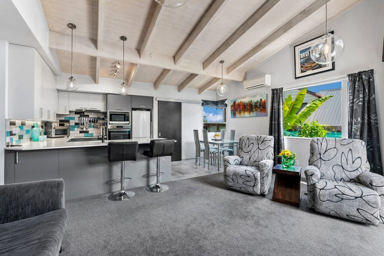 Photo of property in 19b Commins Road, Onerahi, Whangarei, 0110