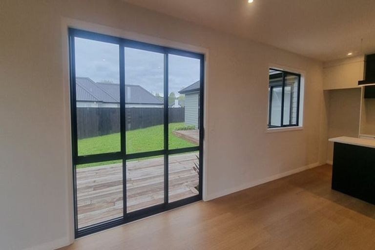 Photo of property in 110 Monument Road, Clevedon, 2582