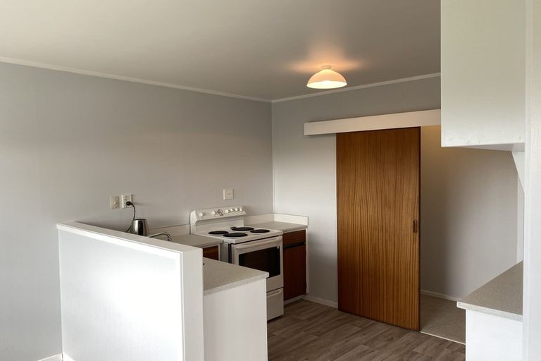 Photo of property in 2/9 Evans Road, Glen Eden, Auckland, 0602