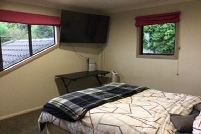 Photo of property in 11 Hillford Place, Welcome Bay, Tauranga, 3175