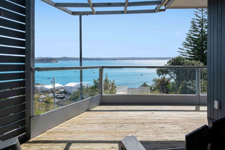 Photo of property in 1099 Whangaparaoa Road, Tindalls Beach, Whangaparaoa, 0930