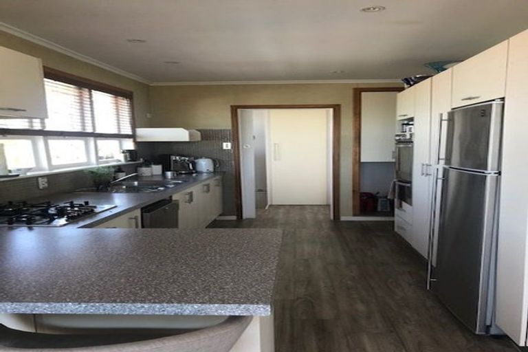 Photo of property in 30a Te Atatu Road, Te Atatu South, Auckland, 0610