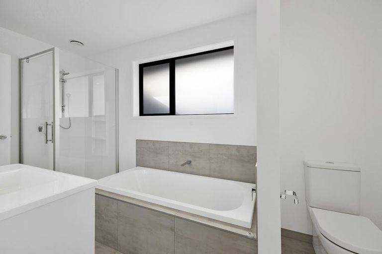 Photo of property in 120 Seaview Road, Westown, New Plymouth, 4310