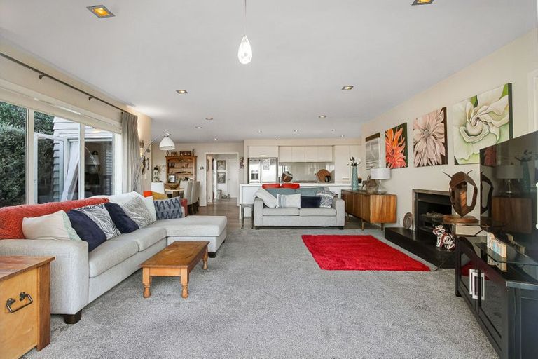 Photo of property in 7a Torkar Road, Clarks Beach, 2122