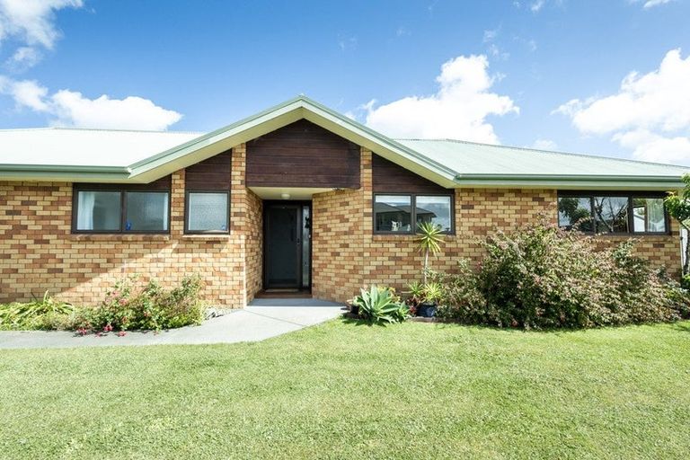 Photo of property in 2 Meadowpark Drive, Dargaville, 0310