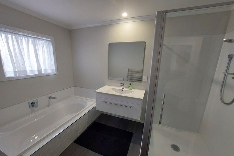 Photo of property in 18 Ridgedale Crescent, Flagstaff, Hamilton, 3210