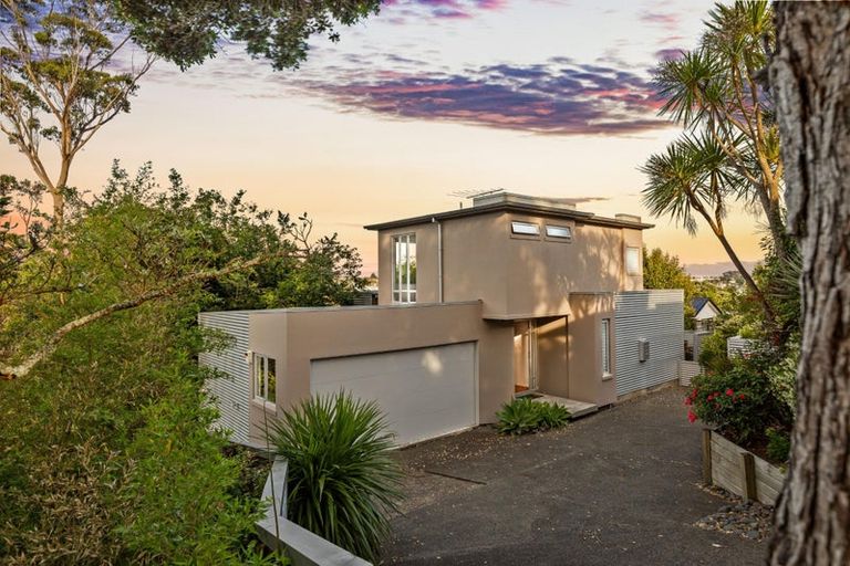 Photo of property in 2/20 Sycamore Drive, Sunnynook, Auckland, 0620