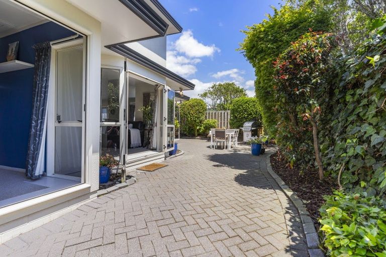 Photo of property in 2/27 Sorrel Crescent, Bucklands Beach, Auckland, 2012