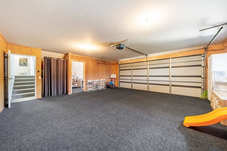Photo of property in 14 Cosgrove Rise, Riverstone Terraces, Upper Hutt, 5018