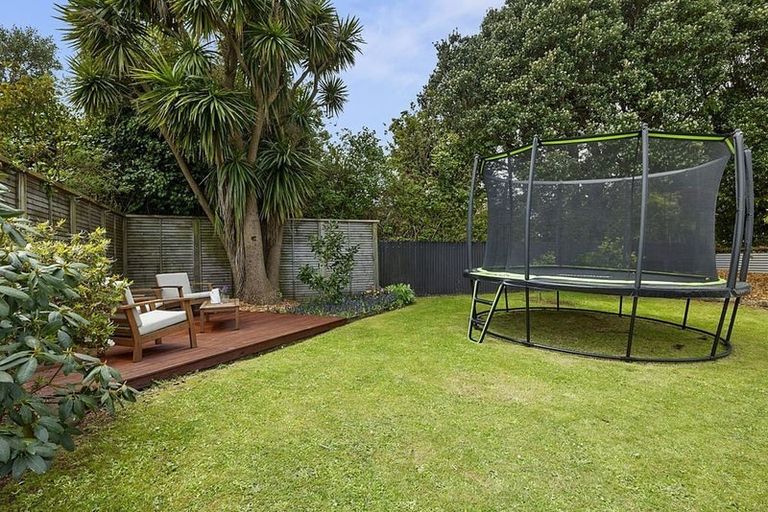 Photo of property in 1 Horne Street, Hurdon, New Plymouth, 4310