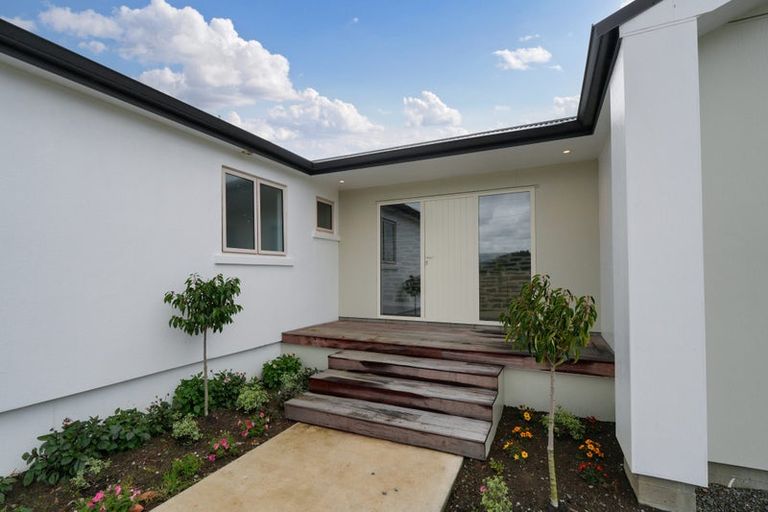 Photo of property in 38 Macandrew Street, Otautau, 9610