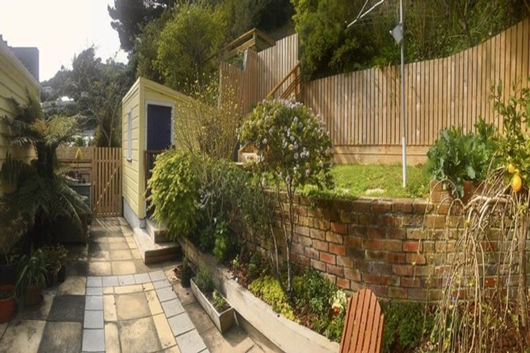 Photo of property in 40 Jackson Street, Island Bay, Wellington, 6023