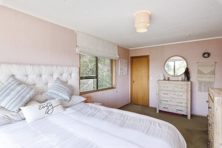 Photo of property in 71 Huia Street, Waikanae, 5036