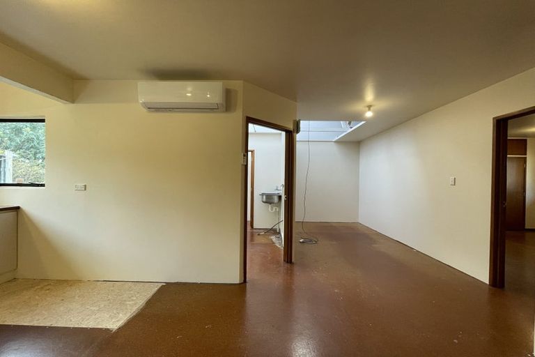 Photo of property in 32a Te Atatu Road, Te Atatu South, Auckland, 0610