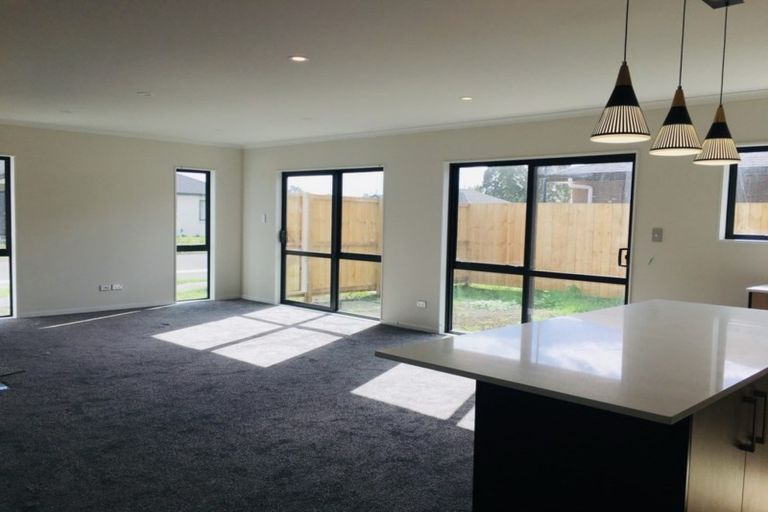 Photo of property in 4 Grandifolia Road, Takanini, 2110