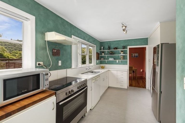 Photo of property in 116 Hine Road, Wainuiomata, Lower Hutt, 5014