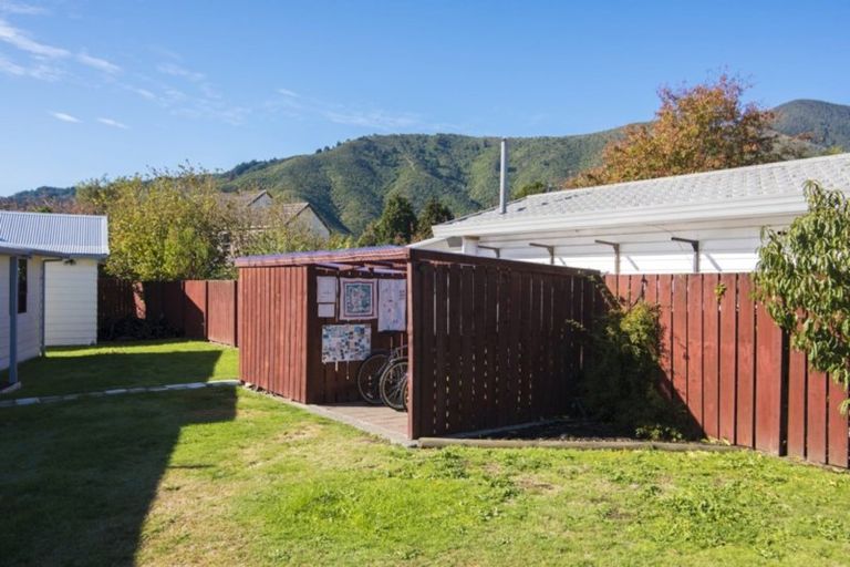 Photo of property in 4a Huia Street, Waikawa, Picton, 7220