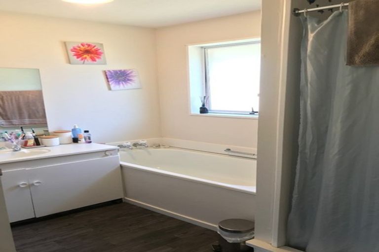 Photo of property in 76 Cornwall Street, St Albans, Christchurch, 8014