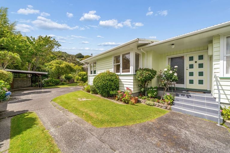 Photo of property in 17 Deller Grove, Silverstream, Upper Hutt, 5019