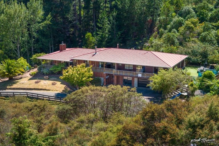 Photo of property in 243 Katherine Mansfield Drive, Whitemans Valley, Upper Hutt, 5371