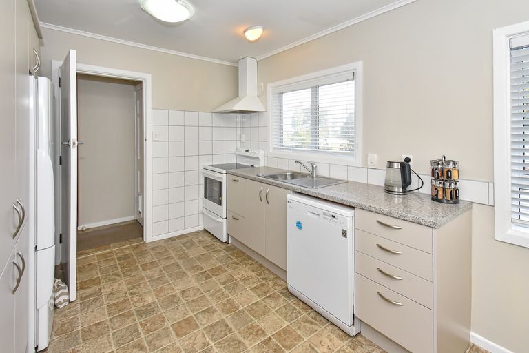 Photo of property in 22 Scenic Drive, Hillpark, Auckland, 2102