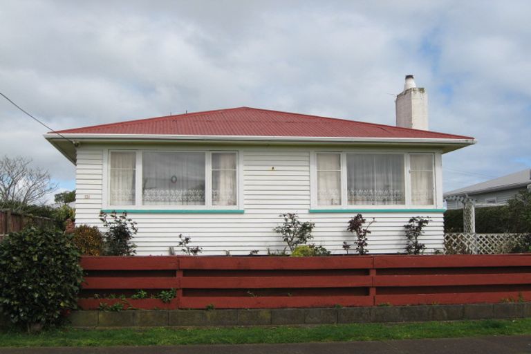Photo of property in 131 Broadway, Waitara, 4320