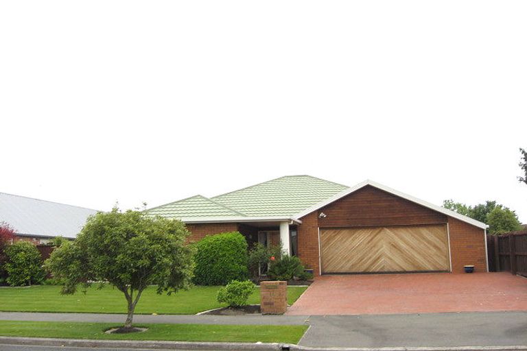 Photo of property in 14 Anglesea Avenue, Parklands, Christchurch, 8083