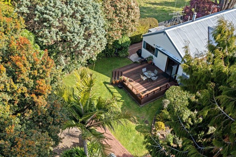 Photo of property in 66 Welcome Bay Road, Welcome Bay, Tauranga, 3112