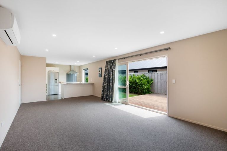 Photo of property in 10 Broadway Parade, Rolleston, 7615