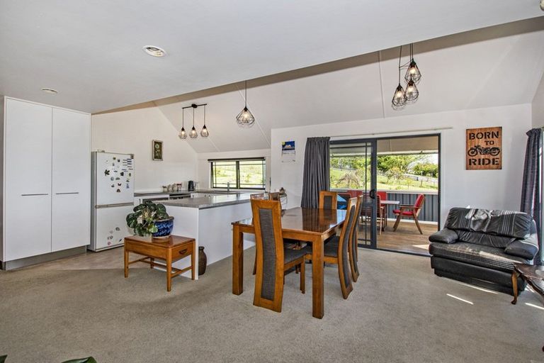 Photo of property in 647 Pipiwai Road, Matarau, Whangarei, 0176