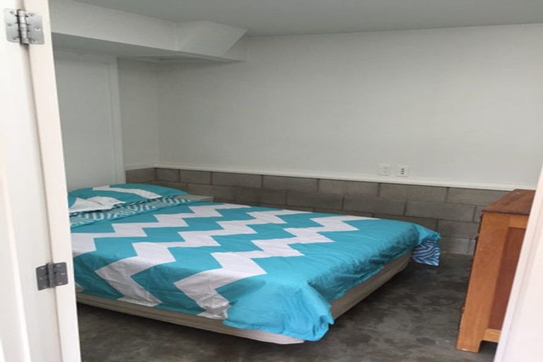 Photo of property in 5 Don Croot Street, Morningside, Auckland, 1021