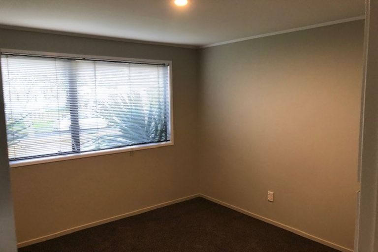 Photo of property in 13 Edwin Freeman Place, Ranui, Auckland, 0612