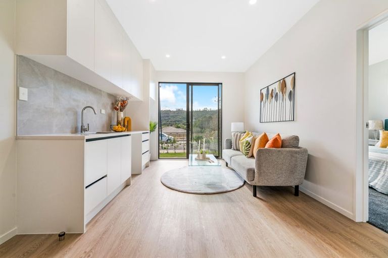 Photo of property in 32 Josh Road, Huapai, Kumeu, 0810