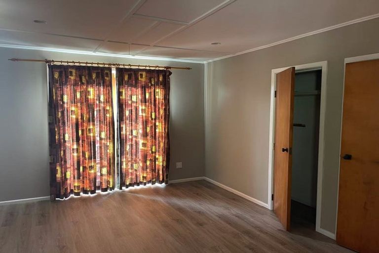 Photo of property in 354 Paparata Road, Bombay, 2675