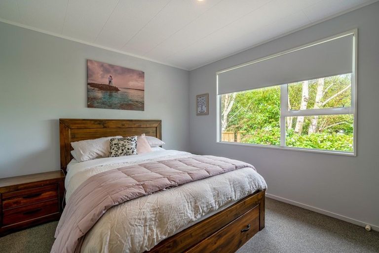 Photo of property in 28 Buckley Grove, Paraparaumu, 5032