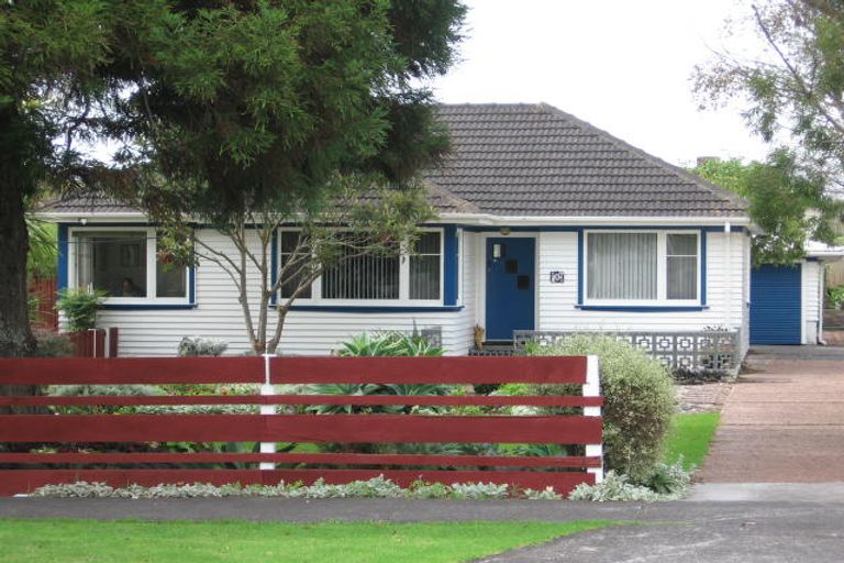 Photo of property in 107 Flanshaw Road, Te Atatu South, Auckland, 0610