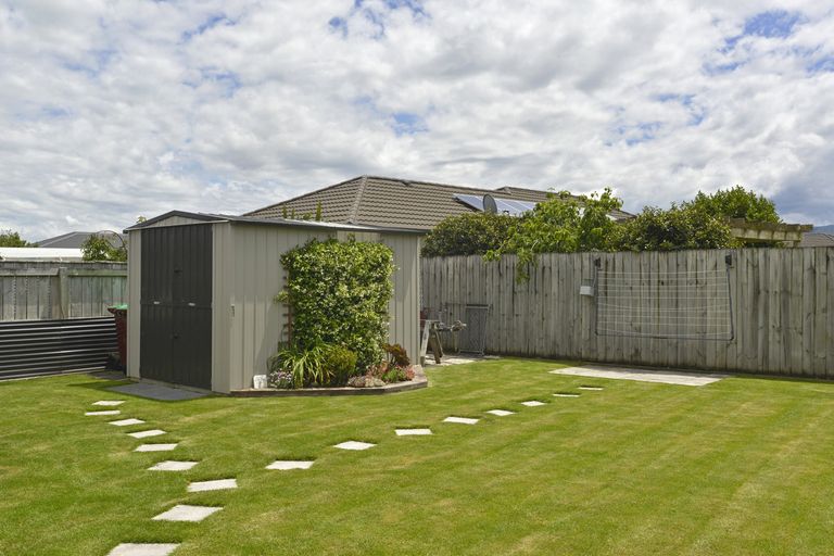 Photo of property in 19 Feist Street, Carterton, 5713