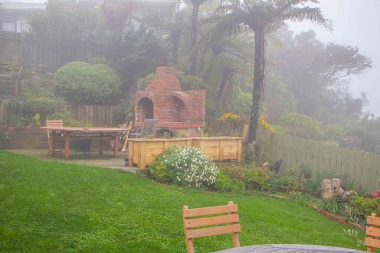 Photo of property in 20 Cotswold Crescent, Newlands, Wellington, 6037