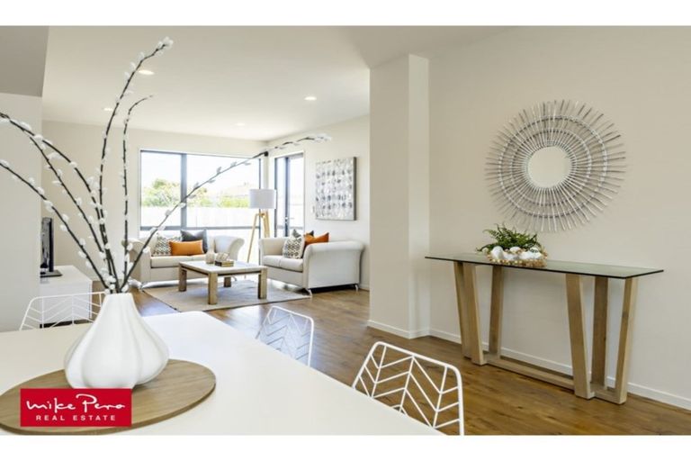 Photo of property in 8 Te Aparangi Crescent, Papakura, 2110